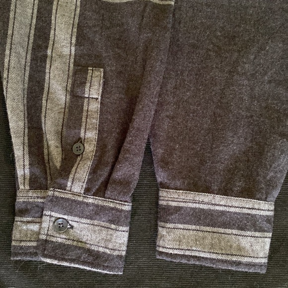 Urban Outfitters NWT Standard Cloth flannel button front grey black plaid - Picture 10 of 14